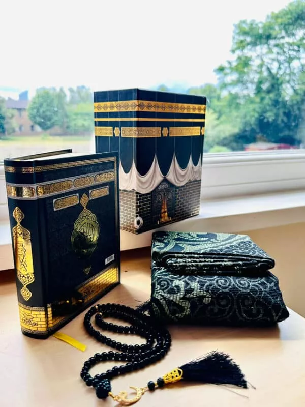 kaaba holy quran gift box with tasbeeh and prayer mat 2